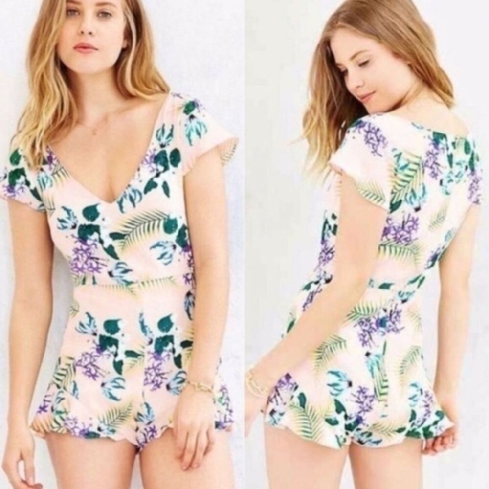 For Love & Lemons Blush Beige Pink Tropical Floral V-neck Romper XS WW21